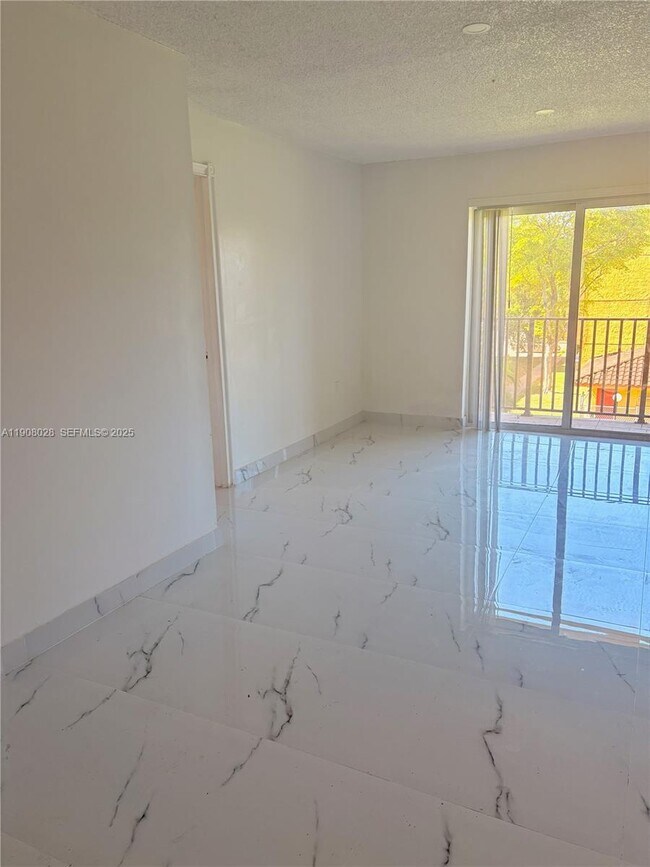 Photo - 4719 NW 7th St Unidad 307-11