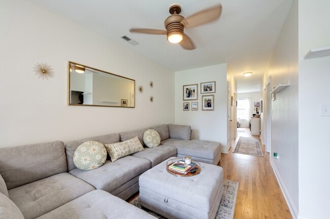 Photo - 1346 W Cullerton St