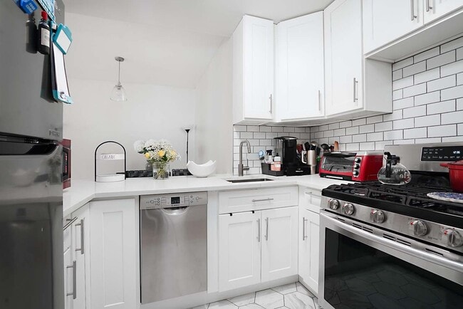 Photo - 54 Veronica Pl Unit 3E