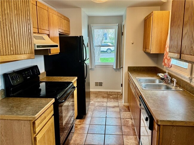 Photo - 214 E Spruce St