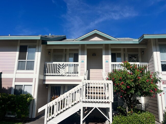 Building Photo - 2 Bedroom 2 bath unfurnished top floor condo Unit BB203