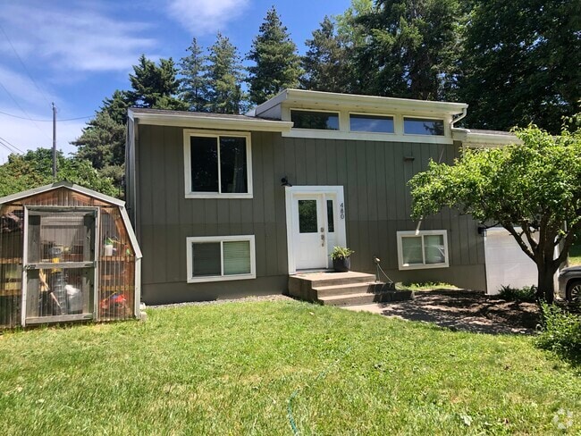 Building Photo - 480 NW Polaris St Rental