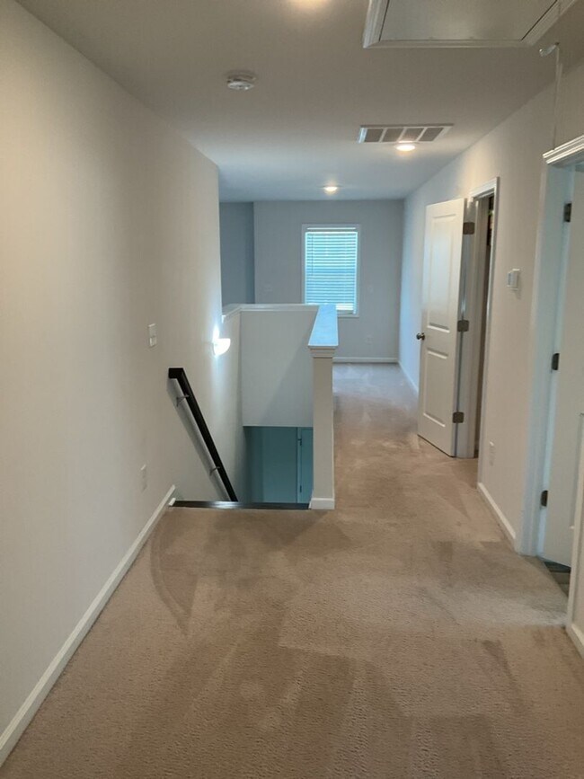 Photo - 511 Rhine Falls Ln