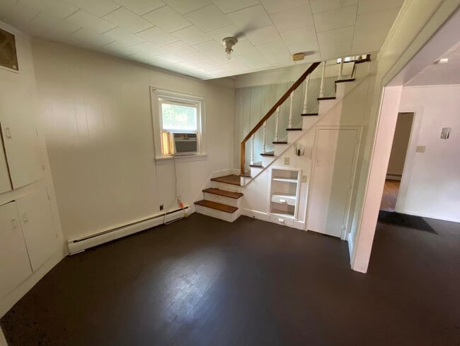 Photo - 123 Main St Unit B