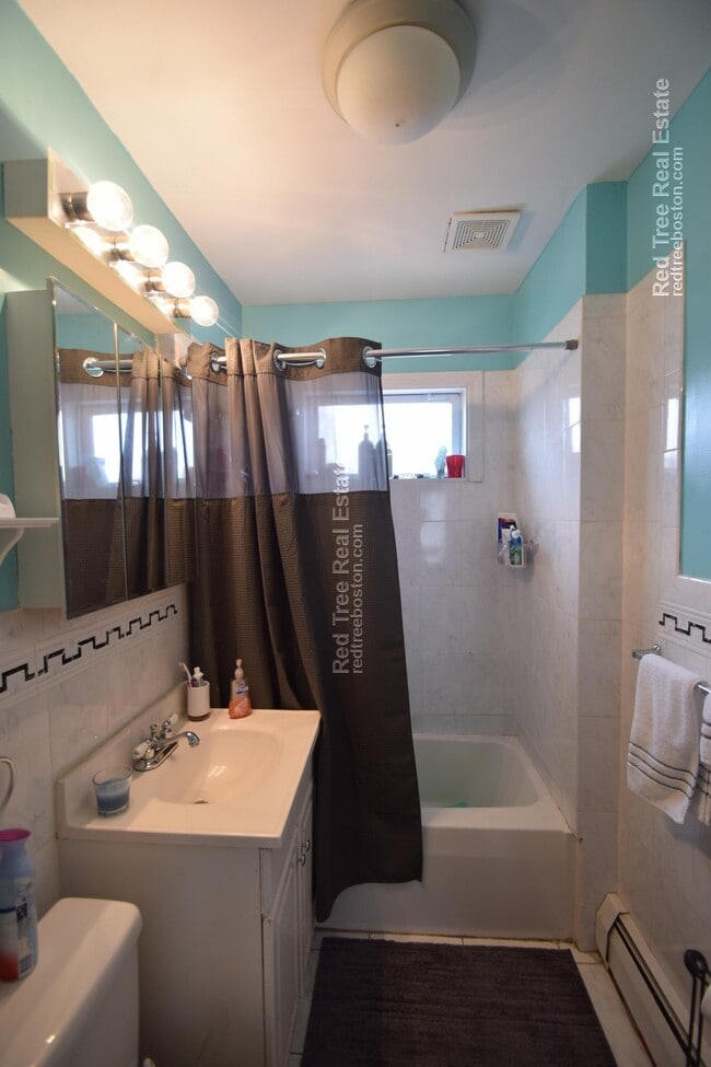 Photo - 416 Baker St