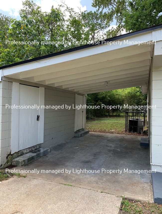 Photo - Just Renovated! 3/1.5 in Sherwood Forest!