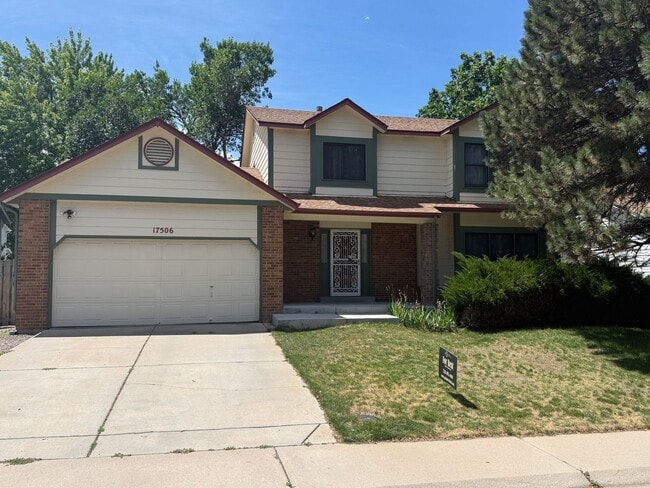 Building Photo - Updated 4 bedrooms, 3.5 bathrooms!