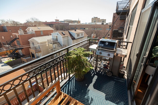 Photo - 3245 N Ashland Ave Unit 3245 N Ashland Ave