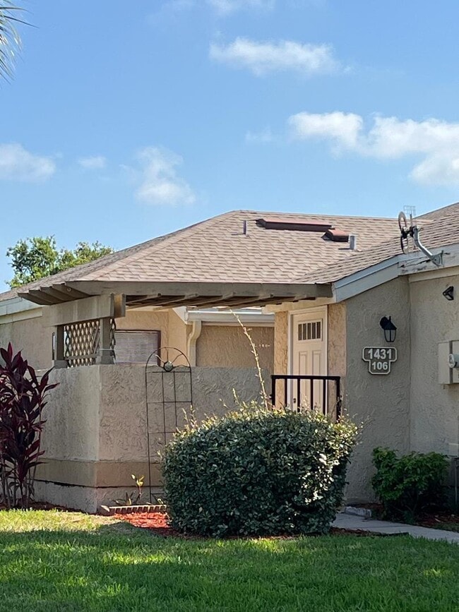 Photo - 1461 Sheafe Ave NE