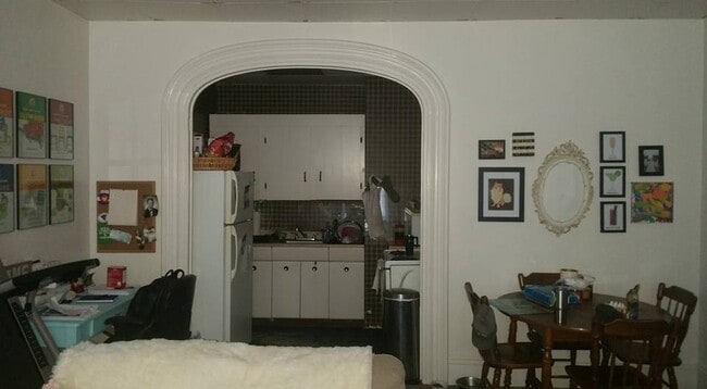 Photo - 186 Center St