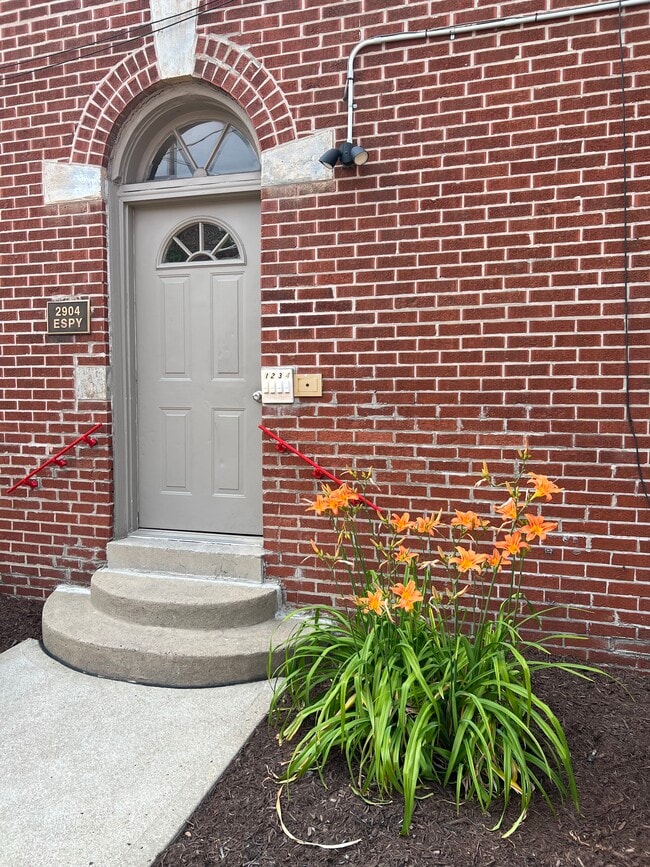 Building Photo - 2904 Espy Ave Unit 3