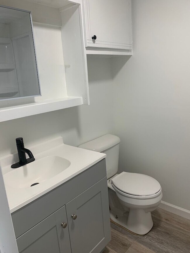 Photo - 221 W Union St Unidad B