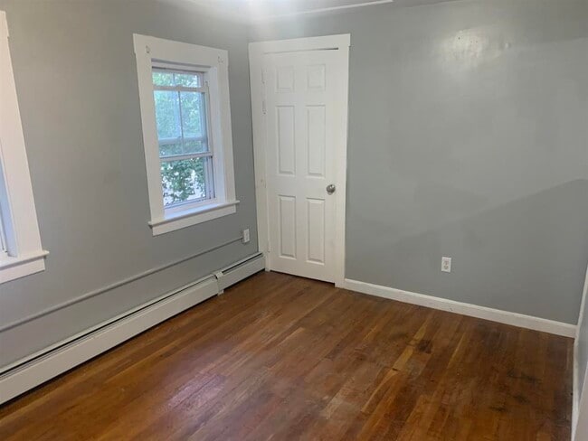 Photo - 12-14 Broad St Apartamento