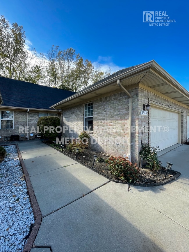 Photo - 5560 Seabreeze Ln