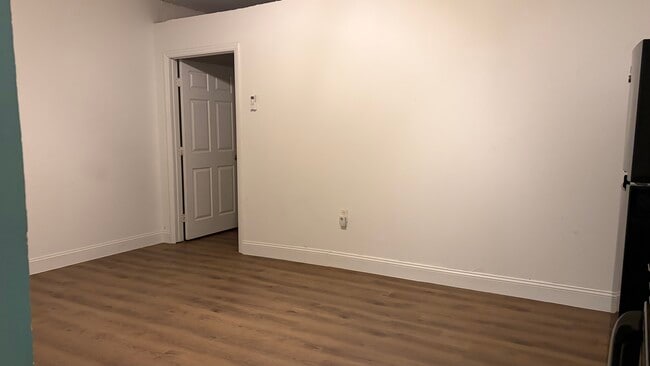 Building Photo - 15483 SW 12th Ter Unit Apto 2