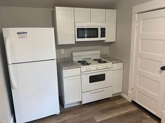 Photo - 630 Chicago Ave Apartment Unit Upper