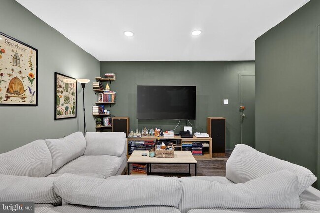 2914 Kings Chapel Rd Unit 8