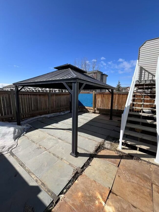 Photo - 11011-1104A 104A Ave Unit 1