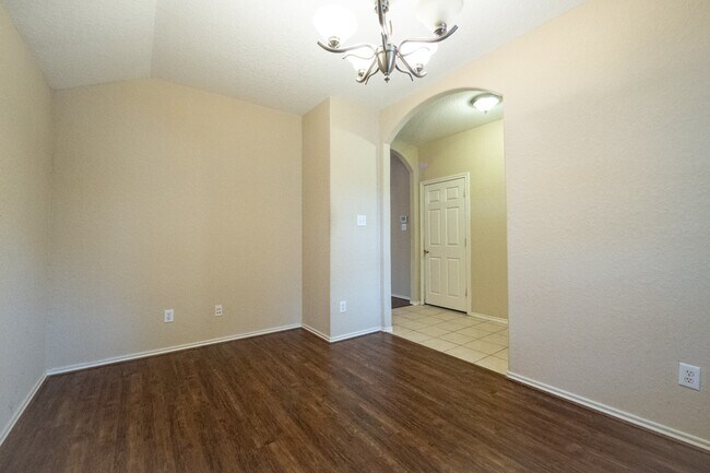 Photo - 11219 Overland Trail Dr