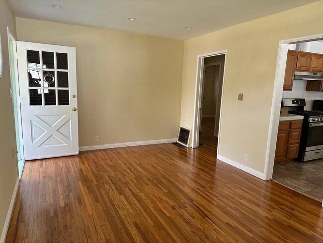 Photo - 2133 Glyndon Ave