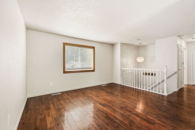 Photo - 3512 Post Rd