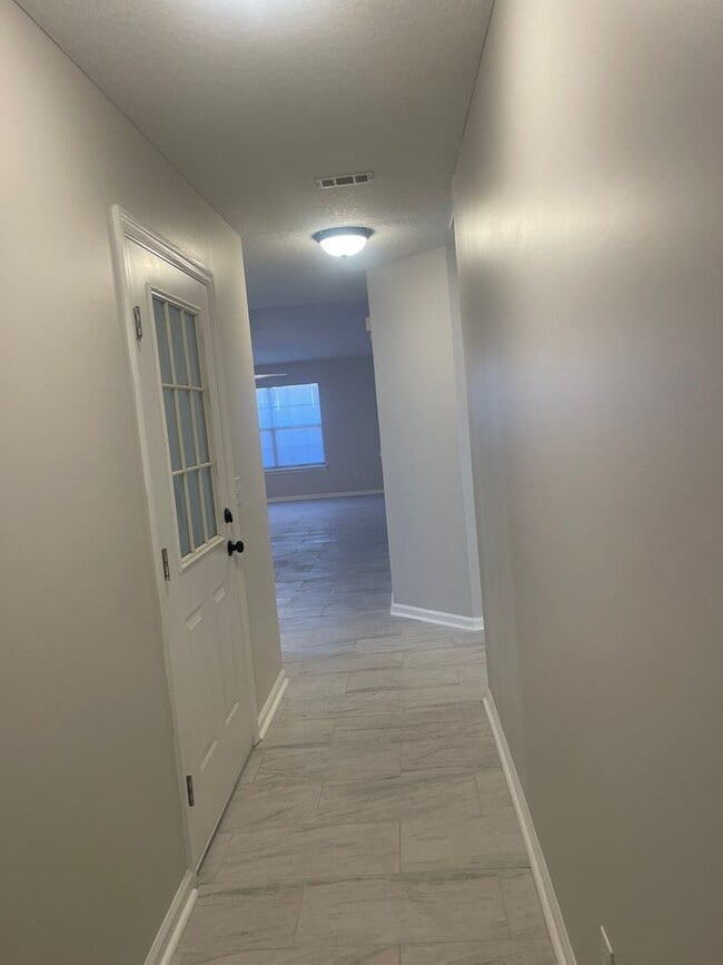 Photo - 2 Bedroom/2 Bathroom Duplex with Garage