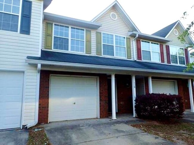 Building Photo - Enjoy this beautifully updated 3 Bed/2.5 B... Rental