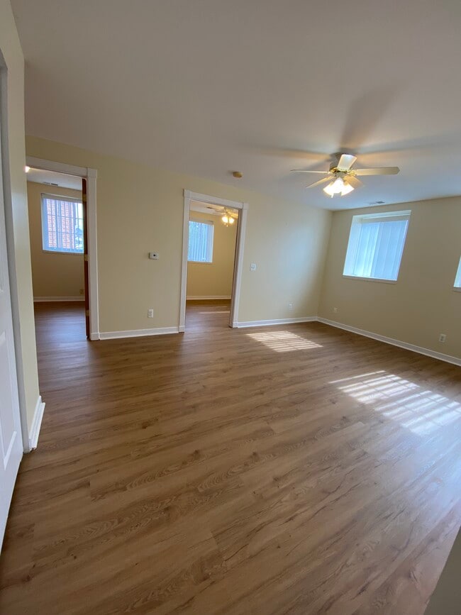 Photo - Yale Manor Apartment Community