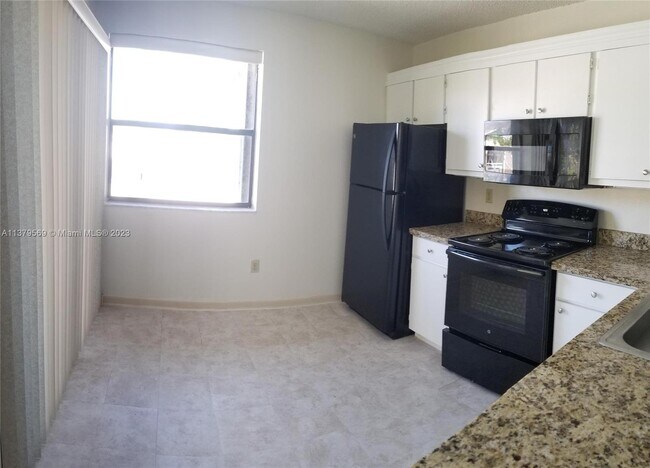 Photo - 1201 N Liberty Ave Condo