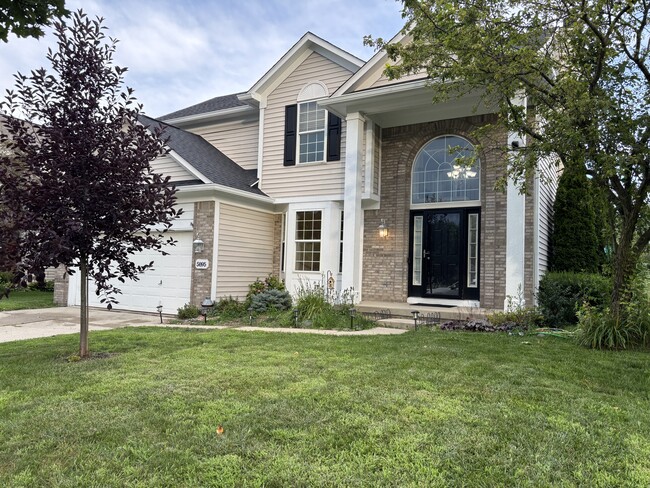 Building Photo - 5895 Mill Oak Dr Rental