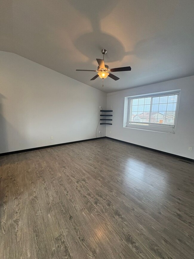 Photo - MODERN 3 BEDROOM IN ELKS CROSSING