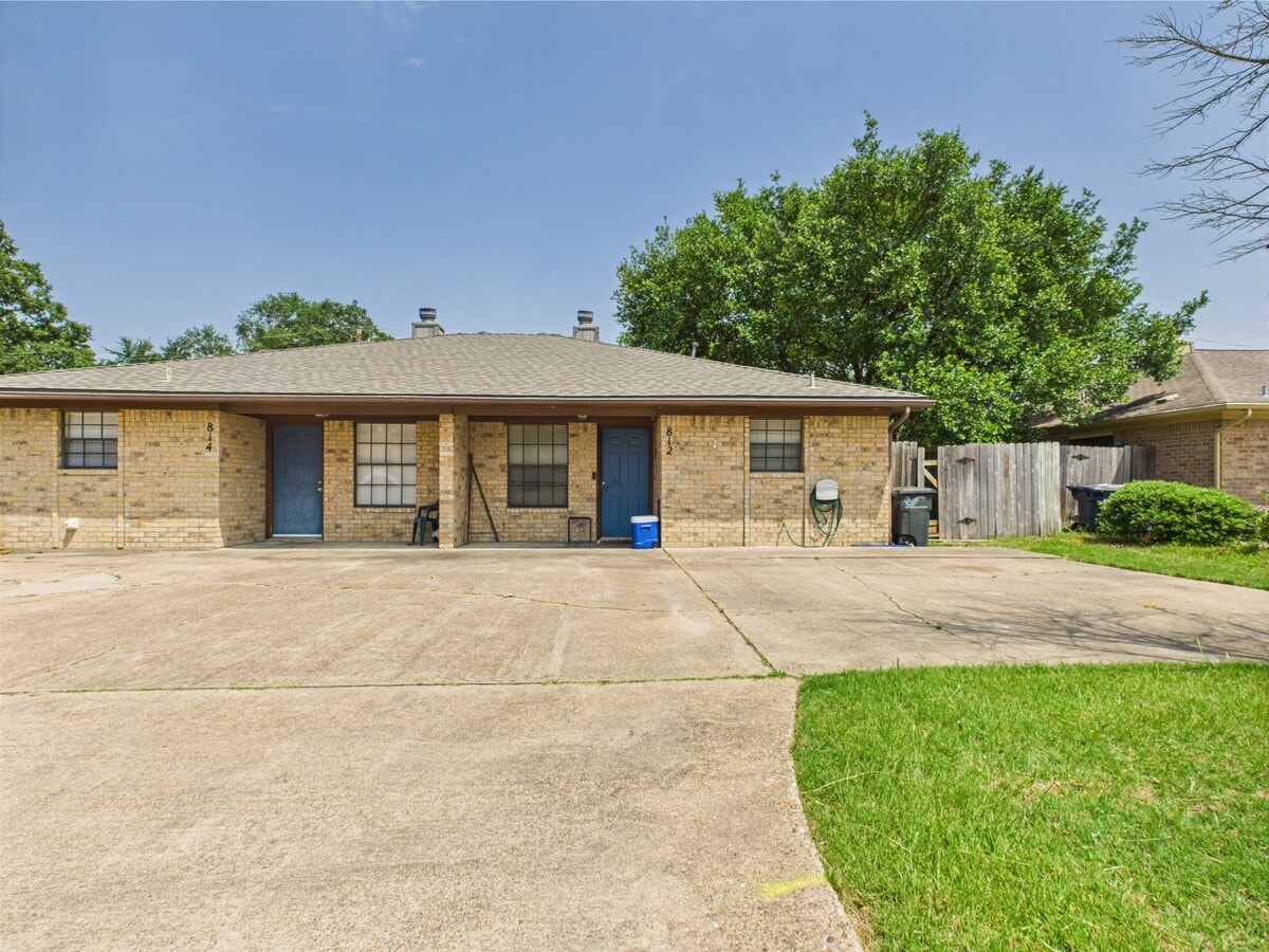 Photo - 812 San Benito Dr House