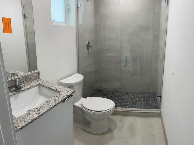 Photo - 535 SW 5th St Unidad 1