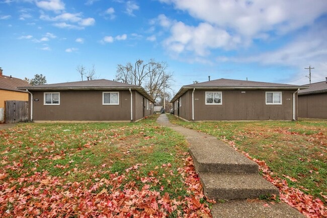 Building Photo - 2460-2462 Hiawatha St Unit 2460