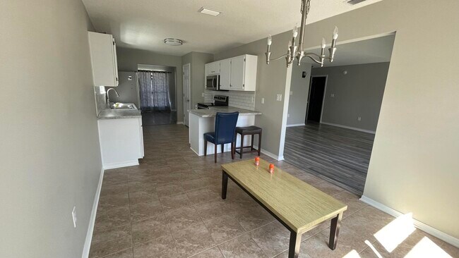 Photo - 463 Sandy Ridge Cir