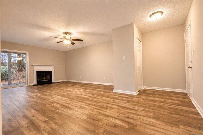 Photo - 6033 Coventry Cir