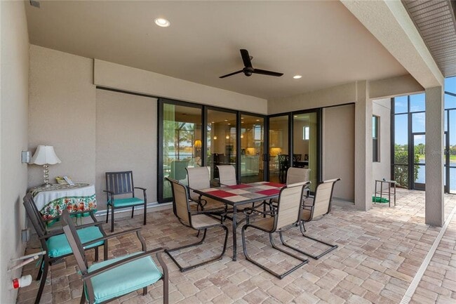 Photo - 19011 Formosa St