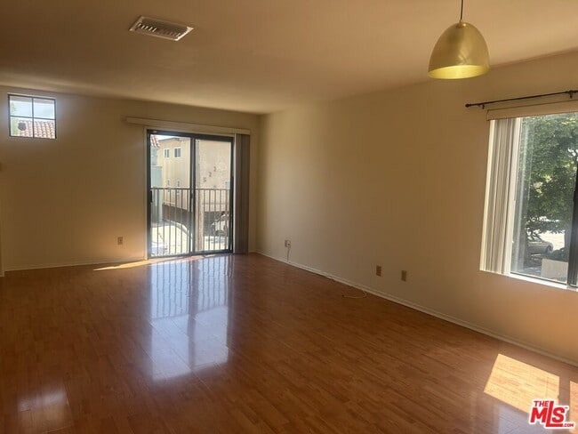Photo - 8515 Saturn St Unidad 102