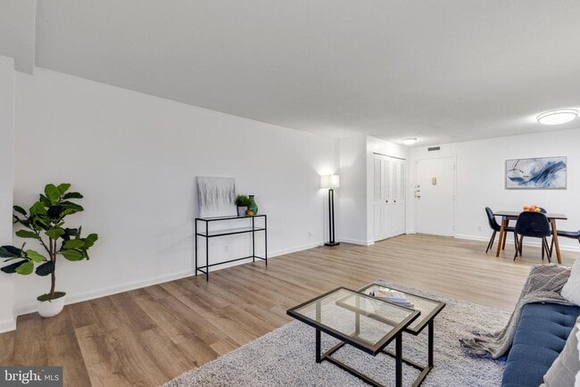 Photo - 2030 N Adams St Unit 303