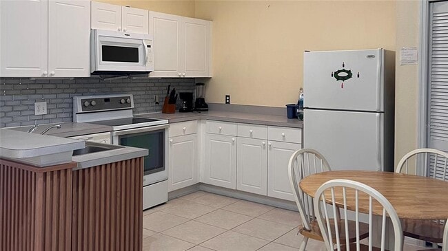 Photo - 8848 Grand Palms Cir Unit B