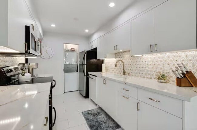 Photo - 4917 N 73rd St Unidad Apt 15