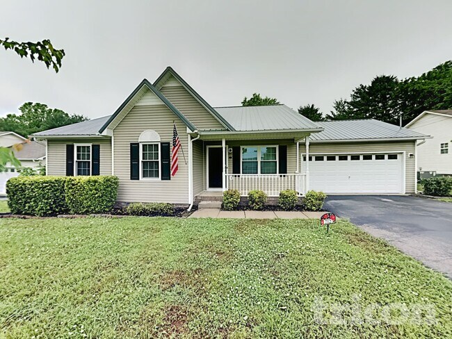 Photo - 712 Paige Ct