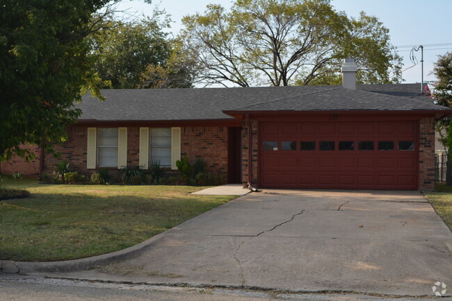Building Photo - 3117 Chaparral- House