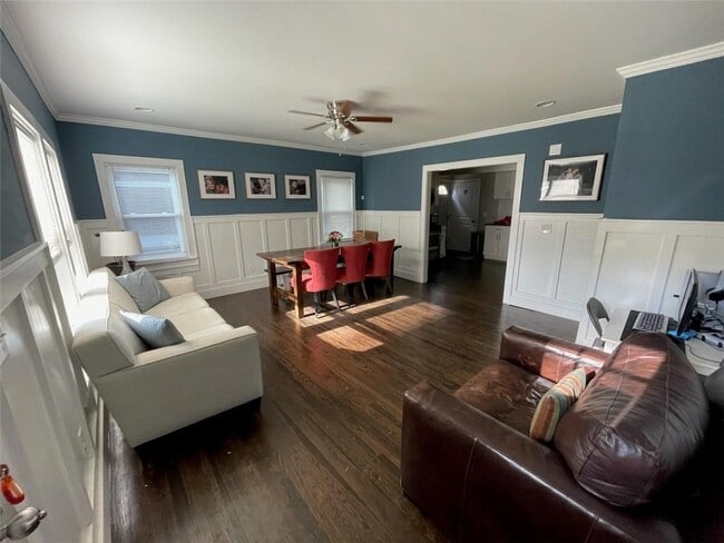 Photo - 124 Woodbine Cir SE