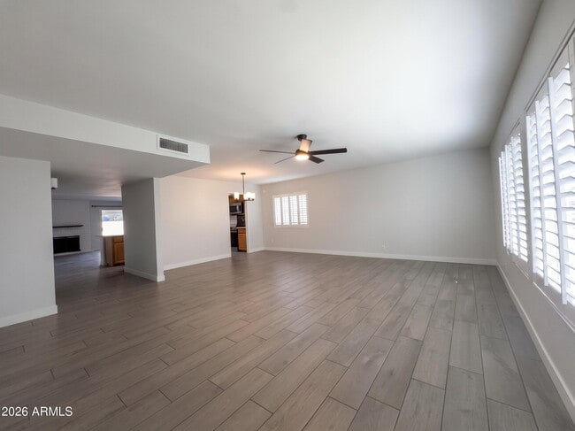 4222 E Winnetka Dr