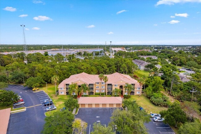 Building Photo - 3673 NW Adriatic Ln Unit 106-5 Rental