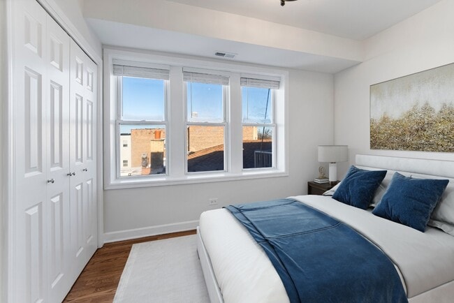 Photo - Renovated 2 bedroom Apartments available 4/15 - Logan Square / Hermosa / Humboldt Park Unit 1F