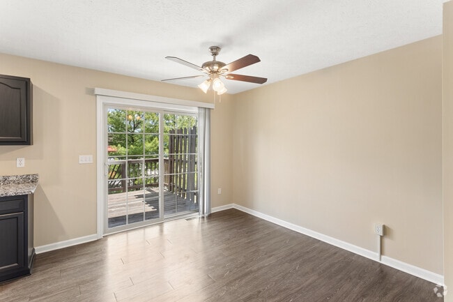 3BR, 2.5BA - 2,000SF - Eat in Kitchen