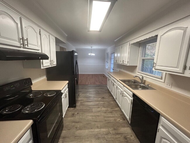 Photo - 100 Ridgewood Rd