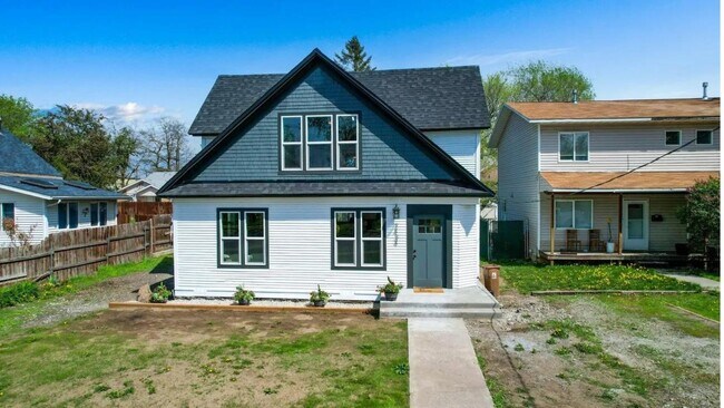 Building Photo - Cute Bungalow for Rent! Rental
